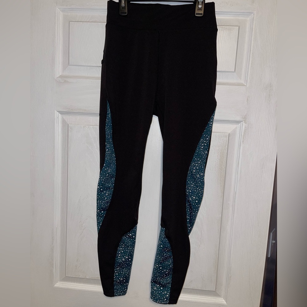 Women’s pop fit leggings, size medium
